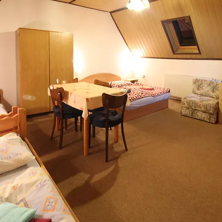 Privat Lucia Nova Lesna
